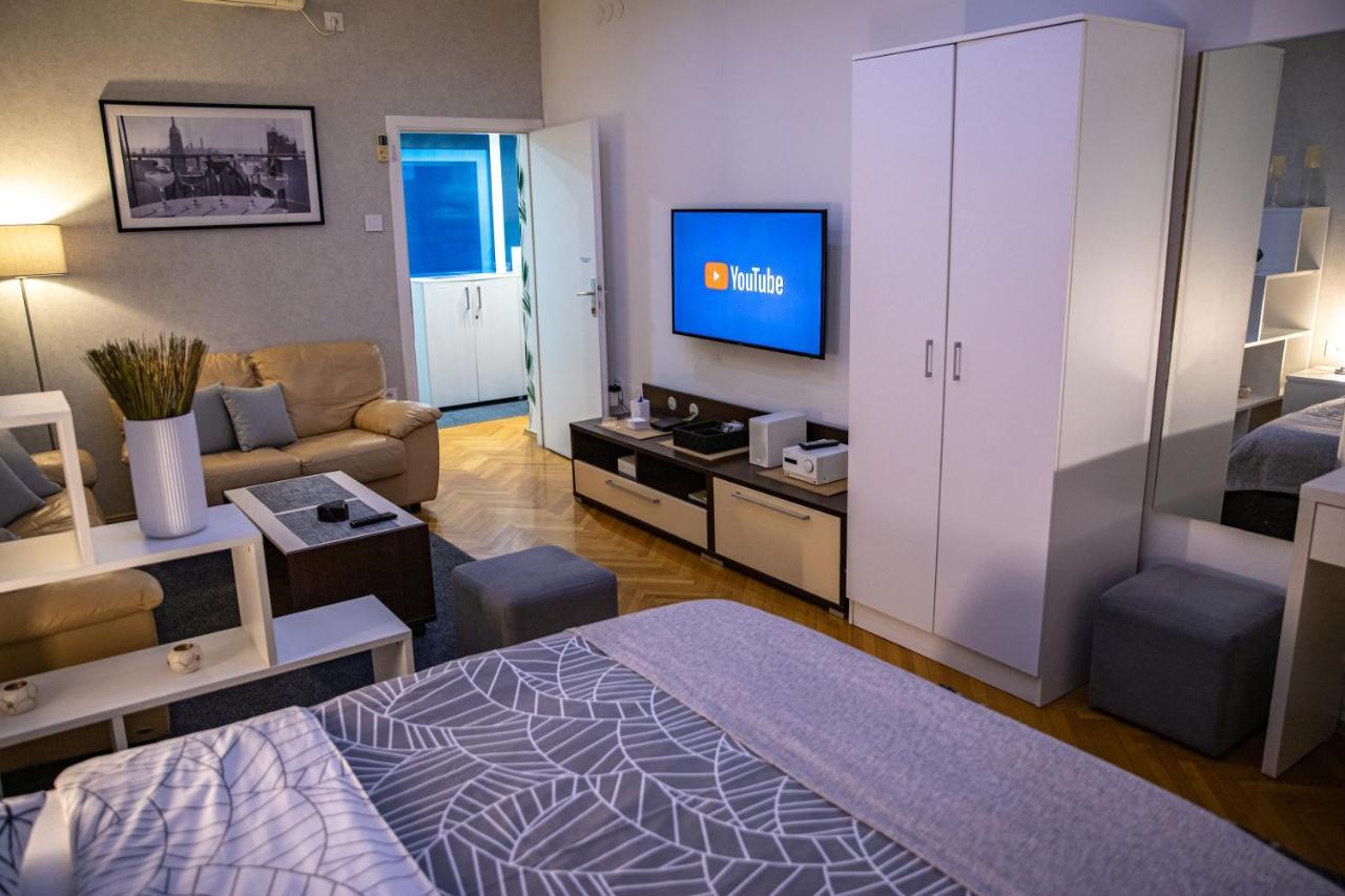 Cubic Central Lux Nis Bagian luar foto