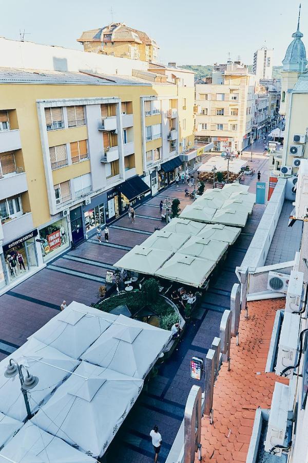 Cubic Central Lux Nis Bagian luar foto