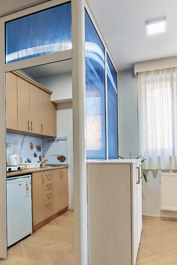 Cubic Central Lux Nis Bagian luar foto